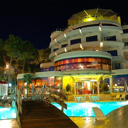 Vela Hotel Restaurant Golem  Exterior photo
