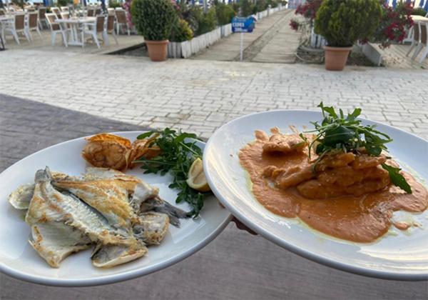 Vela Hotel Restaurant Golem  Exterior photo