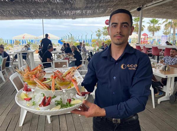Vela Hotel Restaurant Golem  Exterior photo